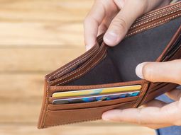 Fuerte rebaja: el Salario Mínimo, Vital y Móvil en dólares volvió a niveles de 2007