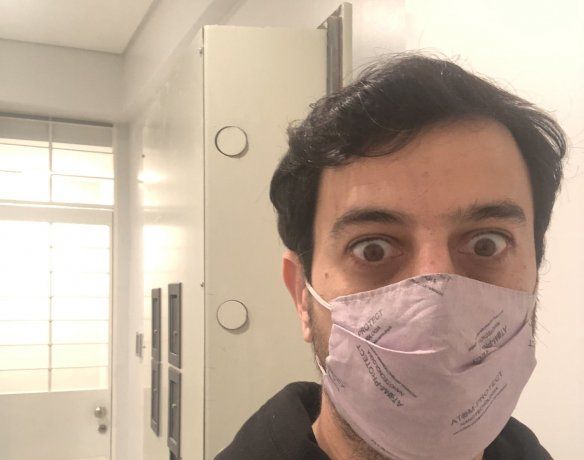 Palermo: quedó encerrado en la caja de seguridad de un banco y relató el minuto a minuto en las redes sociales