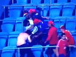 Así golpearon a un barra de Independiente en Porto Alegre