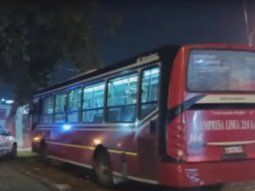 Pasajero noqueó a un colectivero y provocó un choque