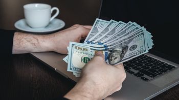 El Banco Central del Uruguay anunció el día viernes el valor del dólar a 38,054 pesos. El Banco Central del Uruguay anunció el día viernes el valor del dólar a 38,054 pesos.