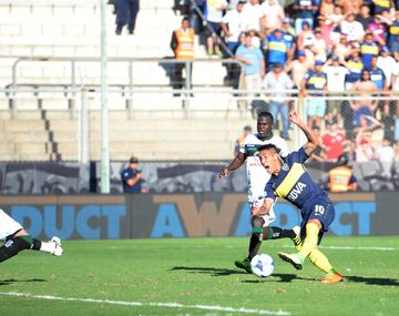 Centurión, una de las figuras del Xeneize en la tarde sanjuanina