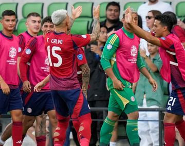 Costa Rica le ganó 2-1 a Paraguay pero se despidió de la Copa América