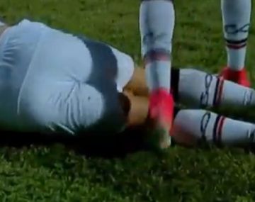 André Luis hizo un gol y corrió a festejarlo