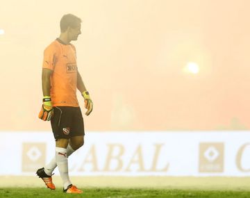 ¿Los hinchas del Rojo contentos? El arquero de Milito es el Ruso Rodríguez