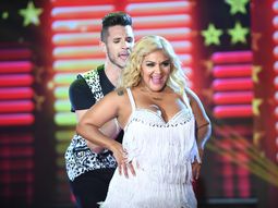 Gladys, bailando La pollera amarilla Gladys, bailando La pollera amarilla