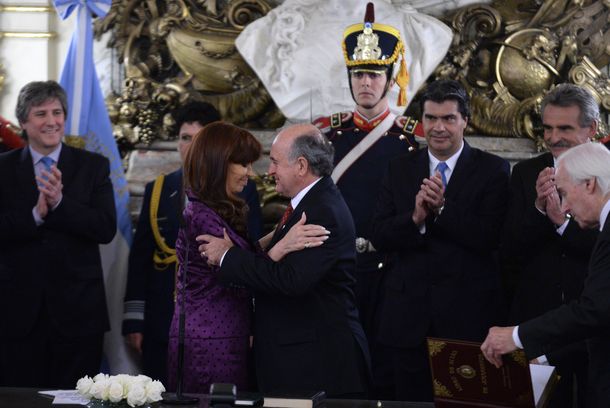 Oficializaron la designación de Parrilli al frente de la Secretaría de Inteligencia