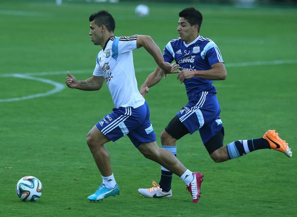 Argentina recupera un soldado: Agüero entrenó con normalidad