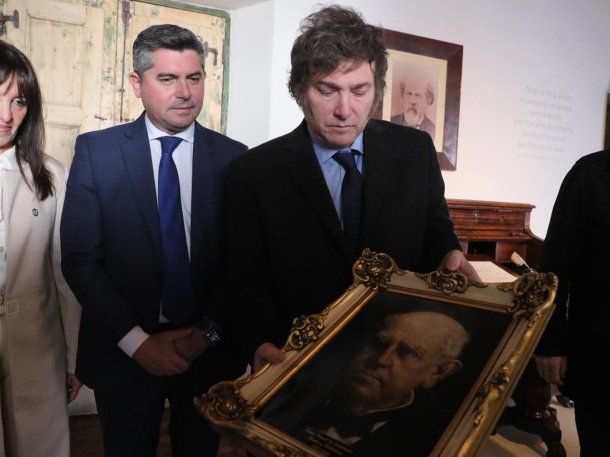 A lo Macri: Milei no pudo pronunciar el nombre del plan que presentó en San Juan