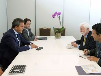 Massa analizó la situación financiera global con representantes de EEUU y Brasil