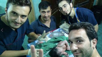 medicos sirios salvan a una nina que nacio con un proyectil en la cara medicos sirios salvan a una nina que nacio con un proyectil en la cara