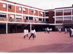 despues de 16 anos, denuncia que un profesor abuso de el despues de 16 anos, denuncia que un profesor abuso de el