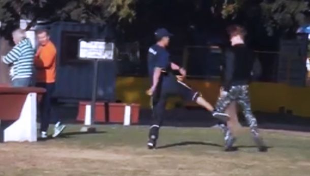 VIDEO: Un joven insultó, enfrentó a un trapito y grabó todo