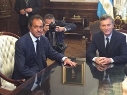 scioli llego a la casa rosada para reunirse con macri scioli llego a la casa rosada para reunirse con macri