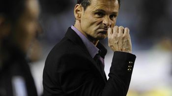 a dos fechas del final del torneo, cocca anuncio su salida de racing a dos fechas del final del torneo, cocca anuncio su salida de racing