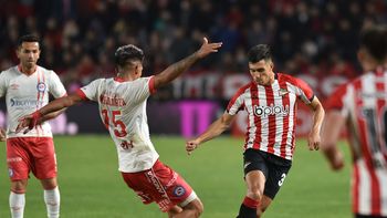Argentinos Juniors recibe a Estudiantes de La Plata por la LPF. Argentinos Juniors recibe a Estudiantes de La Plata por la LPF.