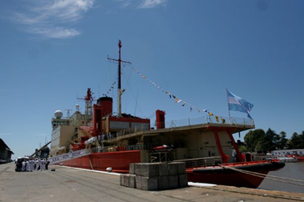 Después del incendio, finalizará el montaje del Almirante Irizar