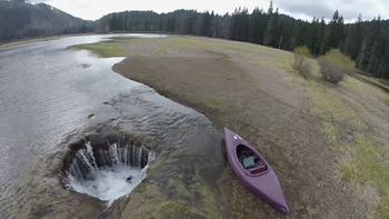 un lago desaparece por un agujero un lago desaparece por un agujero