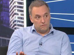 tras la insistencia de majul, adorni justifico el jet privado a punta del este: nada desproporcionado tras la insistencia de majul, adorni justifico el jet privado a punta del este: nada desproporcionado