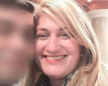 La mujer fue hallada con varias puñaladas en su pecho.