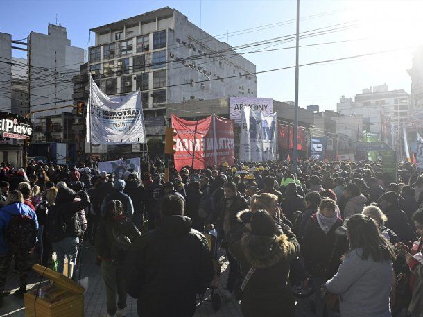 Caos en el AMBA: hay cortes en el Obelisco, Puente Pueyrredón, Cruce Varela y Puente La Noria