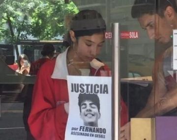 La novia de Fernando, una de las que convocó a la marcha