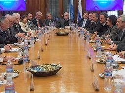 Alberto Fernández tras la reunión con la UIA: Hay que poner a la industria de pie