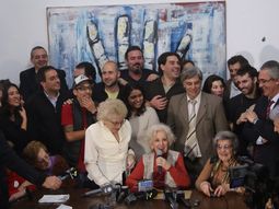 Abuelas de Plaza de Mayo.