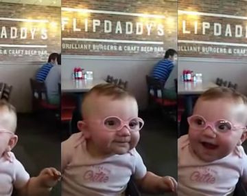Recibió sus primeros anteojos y así reaccionó al ver a sus papás