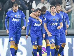 imparable: tevez se anoto por duplicado en la goleada de la juventus imparable: tevez se anoto por duplicado en la goleada de la juventus