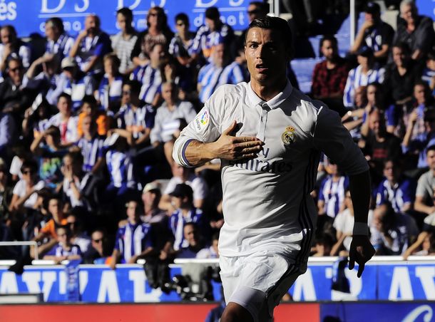 Cristiano Ronado acordó la renovación de su contratato con el Real Madrid hasta 2021. 