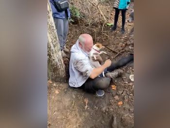 Perdió a su perra y la encontró atrapada en un pozo: el conmovedor rescate