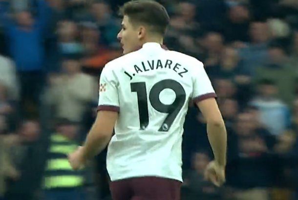 El golazo de tiro libre de Julián Álvarez en Wolverhampton vs Manchester City