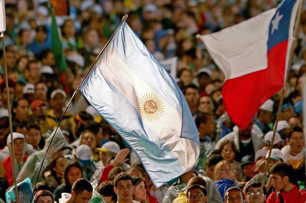 El Papa alentó a los jóvenes a construir un mundo mejor