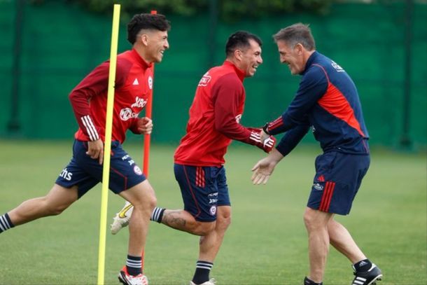 Dos jugadores fueron desafectados en Chile por sus lesiones