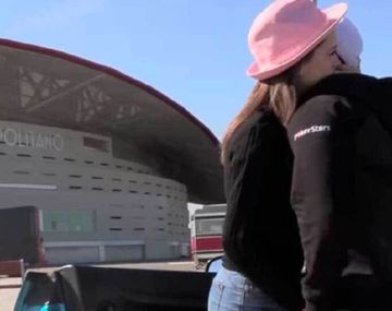 Escándalo en España por una escena porno en el estadio del Atlético Madrid