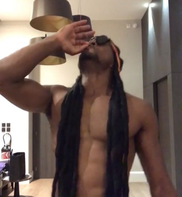 El francés sigue cautivando con sus divertidos videos