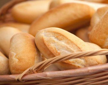 El Gobierno acordó congelar los precios del pan y la harina hasta 2022