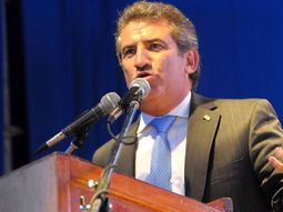 urribarri: capitanich es un politico capaz y esta preparado urribarri: capitanich es un politico capaz y esta preparado