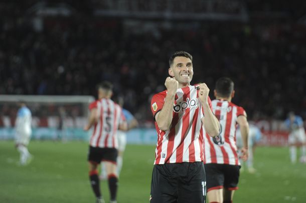 Estudiantes le ganó a Racing con el VAR como protagonista