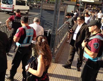 Evacuaron la zona del Obelisco por un objeto extraño que resultó ser una TV portátil