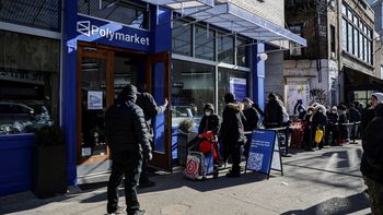 Huevos, pan, frutas y papel higiénico Huevos, pan, frutas y papel higiénico