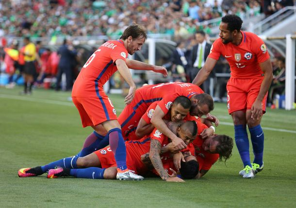Baile histórico: Chile le metió 7 goles a México y jugará con Colombia