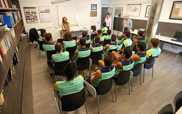 Messi y Neymar tomaron clases para evitar el doping