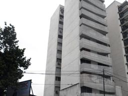 El nene cayó de un noveno piso El nene cayó de un noveno piso