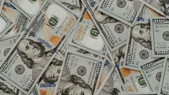 El dólar subió con fuerza y navega en la franja de los 38 pesos. El dólar subió con fuerza y navega en la franja de los 38 pesos.