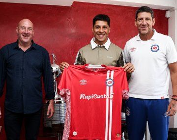 Argentinos presentó a Enzo Pérez como nuevo refuerzo: Jerarquía