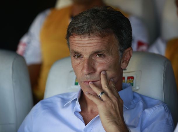 El entrenador no pudo enderezar el rumbo de un equipo a la deriva