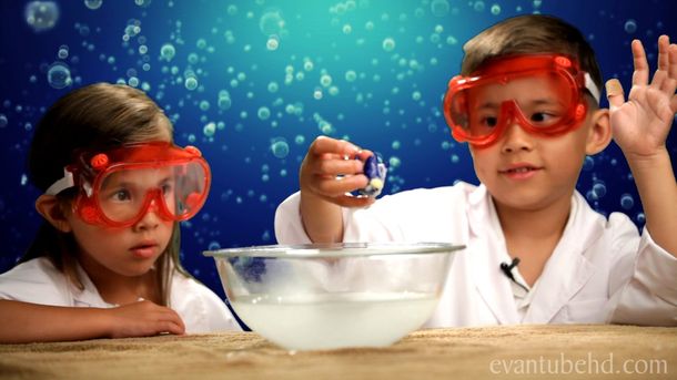 Conocé al chico de 8 años que gana más de un millón de dólares al año