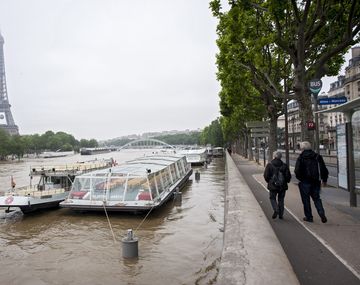 París bajo el agua: declaran el alerta naranja por la crecida del río Sena